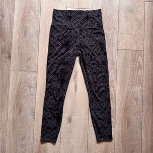 Vuori Black Snake Print Yoga Leggings Buttery Soft Gym Fitness Athleisure